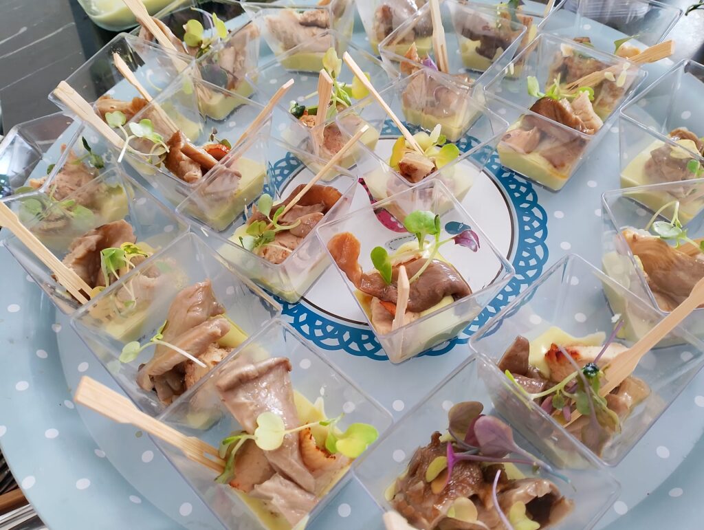 Aperitivos celebraciones Catering Pimienta Negra Valdefuentes Cáceres